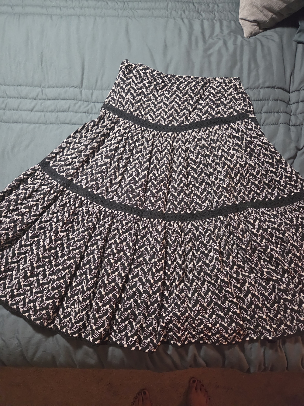 Intuitions - Black and White Patterned Tiered Midi Skirt Size 10